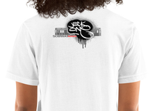 SHORT SLEEVE TEE  (uniSex) : QUEENS (tiled classic)